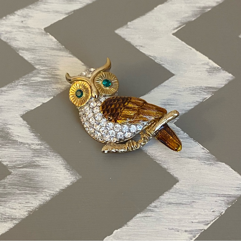 Vintage Gold Tone Owl Brooch | Rhinestone Body & Amber Enamel Wings - Picture 5 of 10